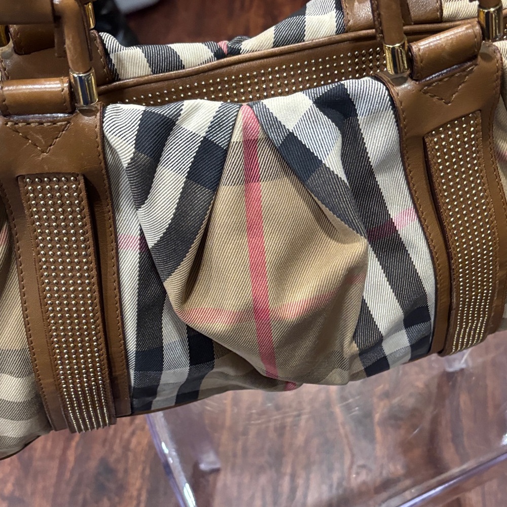Burberry Plaid Shoulder Bag with Brown Leather - Picture 9 of 10